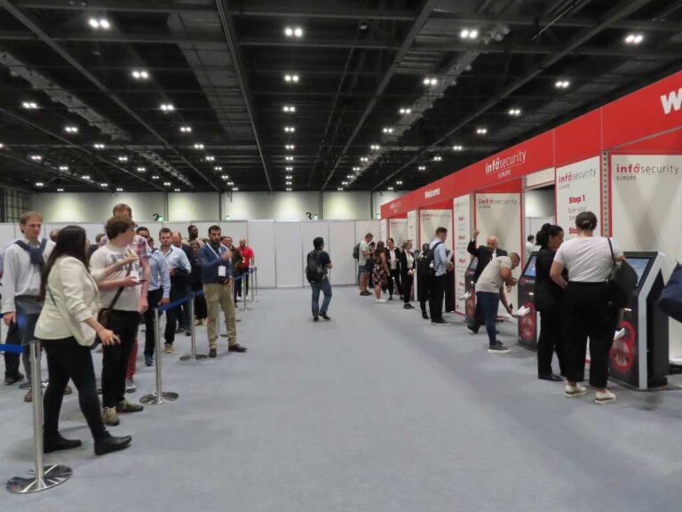 People using Klay Kiosk at Infosec